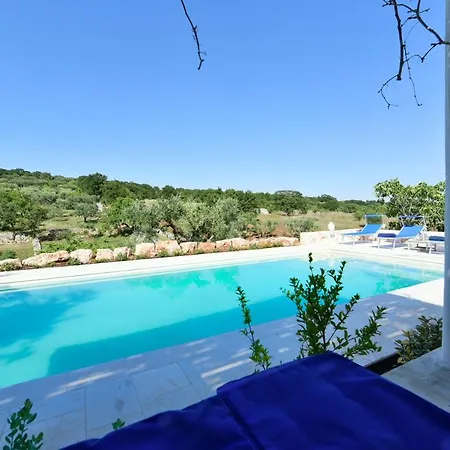 Trulli Cortese Con Piscina Cisternino