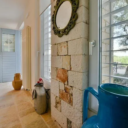 Trulli Cortese Con Piscina Villa