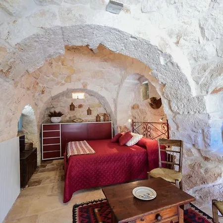 Trulli Cortese Con Piscina * Cisternino