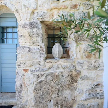 Trulli Cortese Con Piscina Cisternino